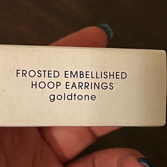 FROSTED EMBELLISHED HOOP EARRINGS - AVON - Picture 4 of 4